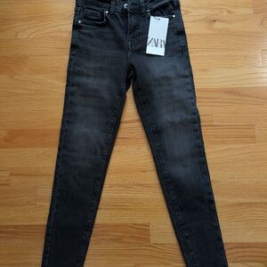 ZARA Skinny Fit Black Jeans – Size 34 – New With Tags
